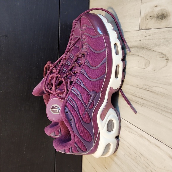 Nike Shoes - Women's Nike Air Max Plus TN "Bordeaux"